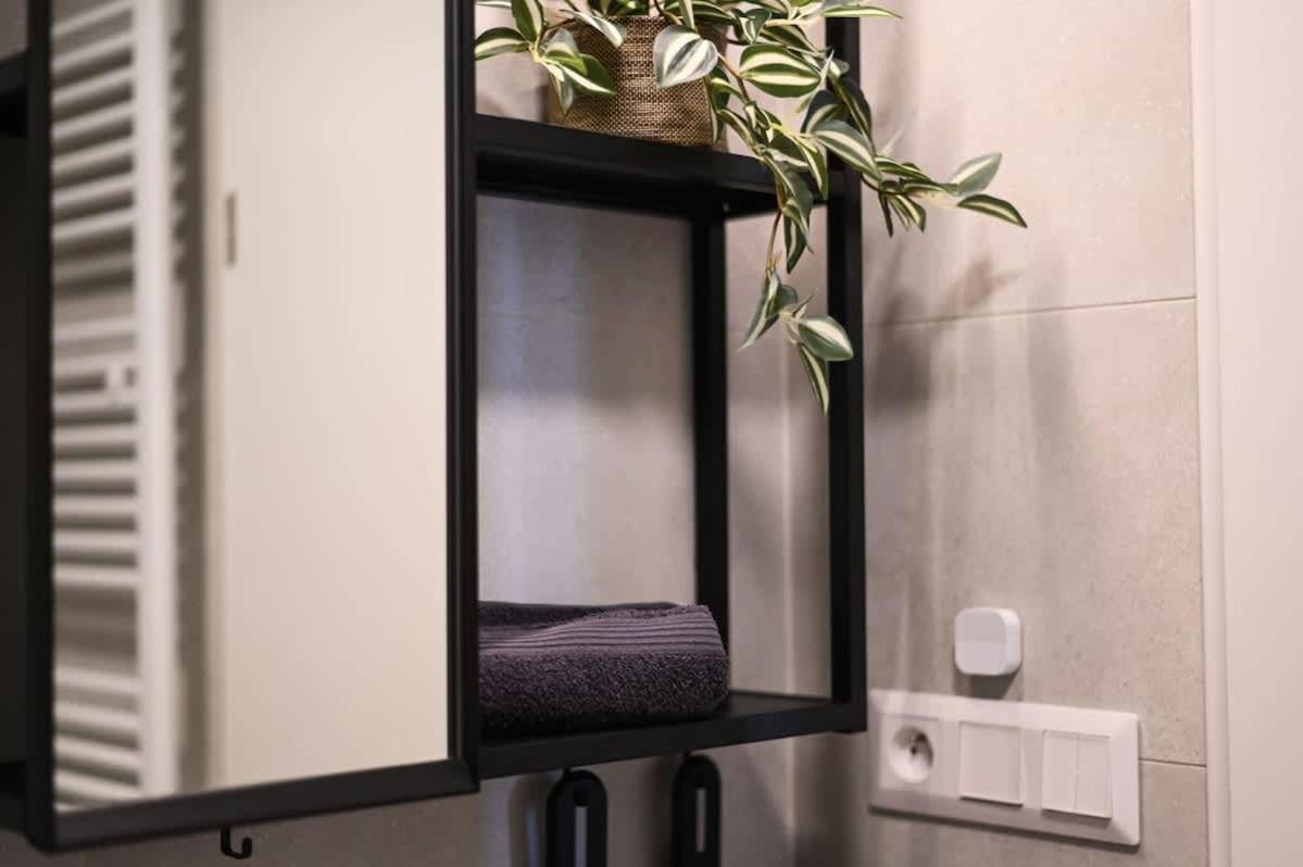 City Center Studio - Comfy & Modern Pressburg Exterior foto